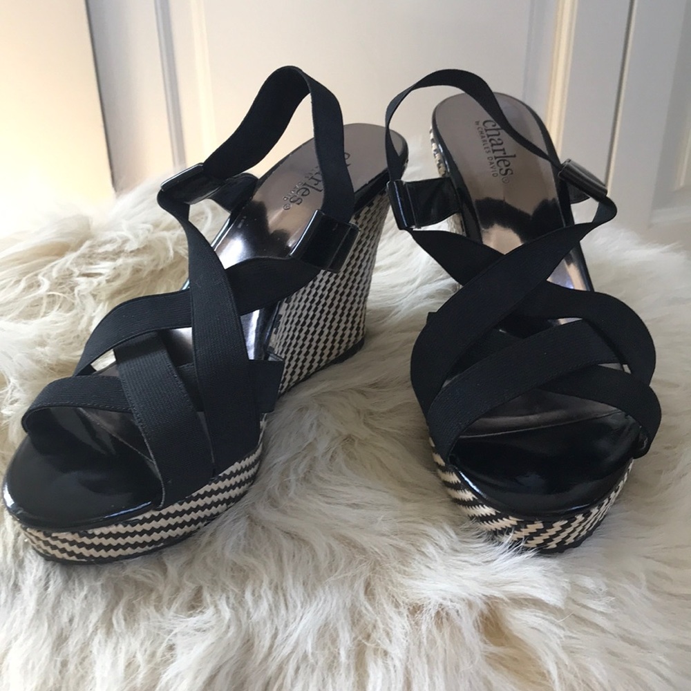 ⭐️2 for $40 Charles David platform sandal
